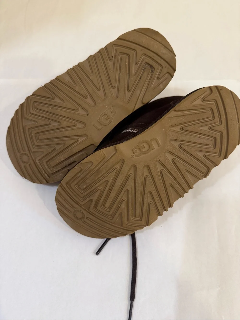 UGG Kids Brown Suede Lace-Up Winter Boots